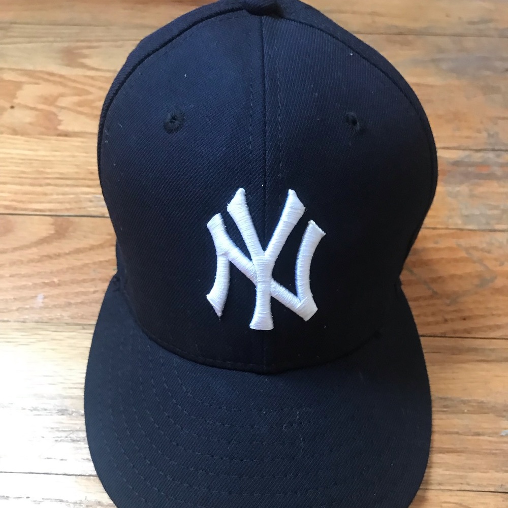 New York Yankees New Era MoMA exclusive cap 7 3/8